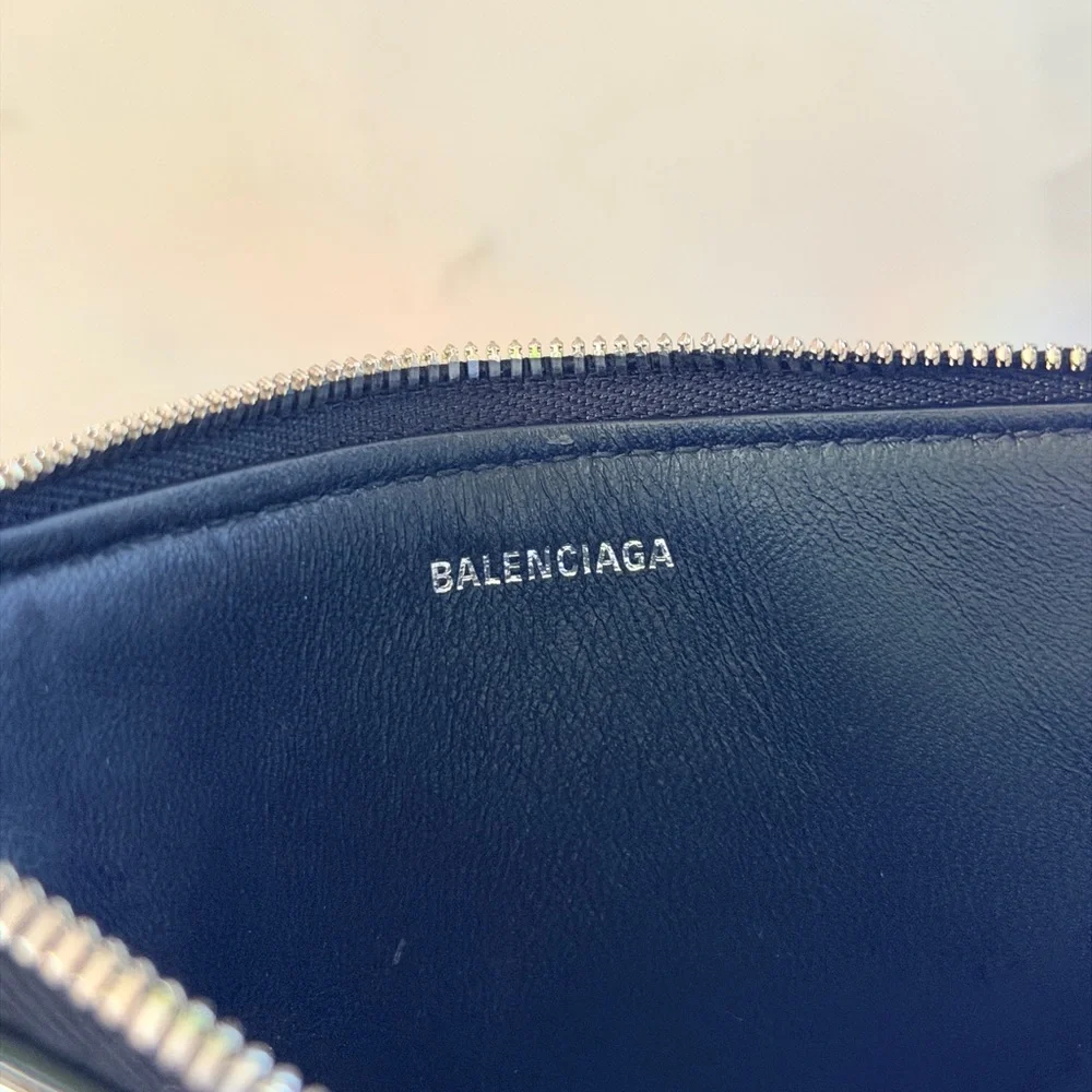 Balenciaga 🖤balenciaga🖤triangle patent